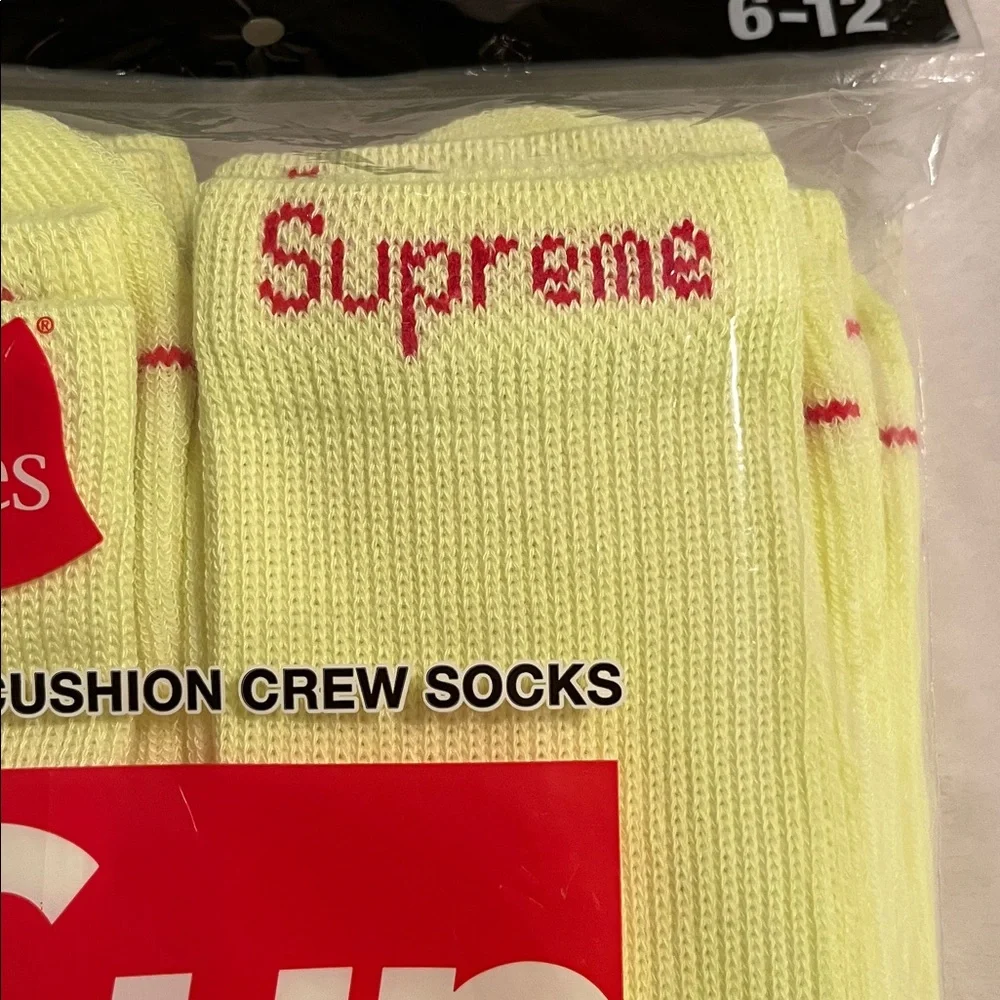 Supreme Hanes Crew Socks (4 Pack) Fluorescent Yellow